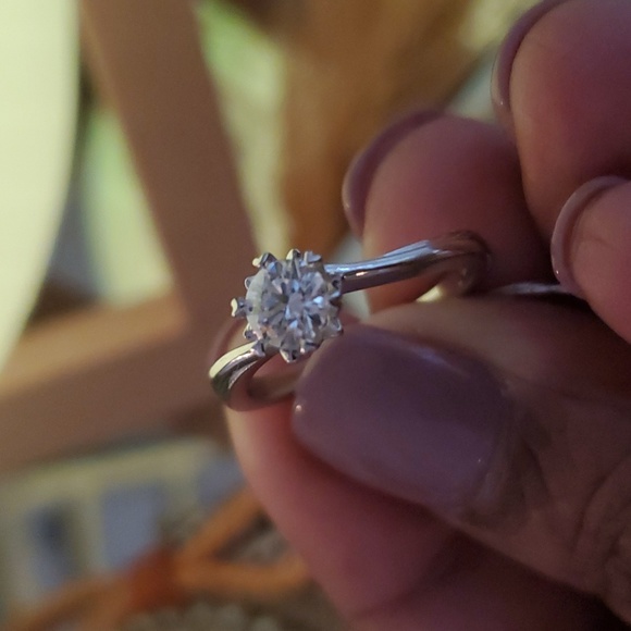 0.5 CT round Moissanite ring on 925 silver - Picture 4 of 9